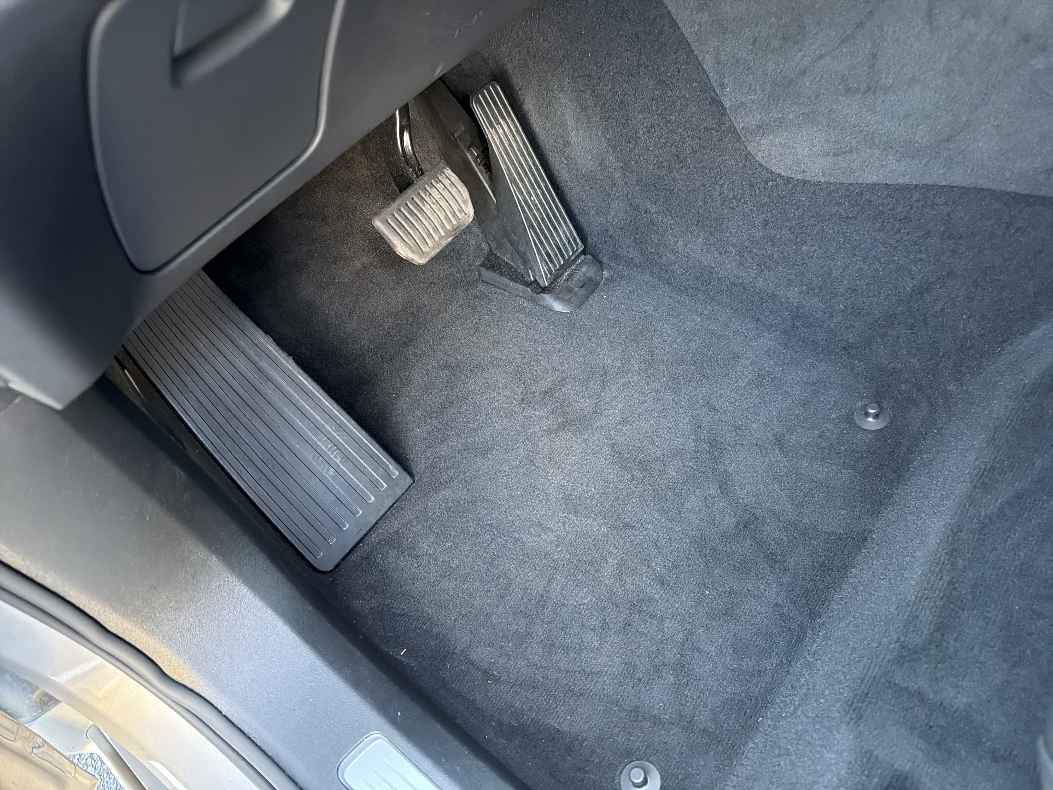 Certified 2025 Volvo XC90 B6 Plus image 17