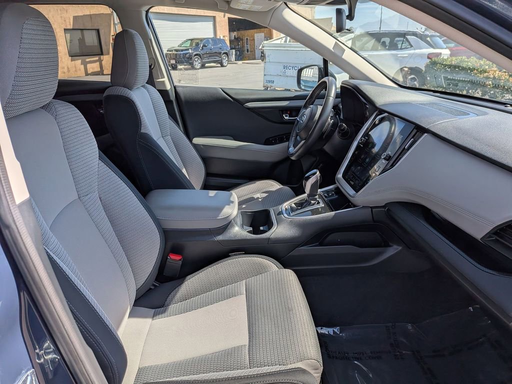 Used 2025 Subaru Outback Premium image 31