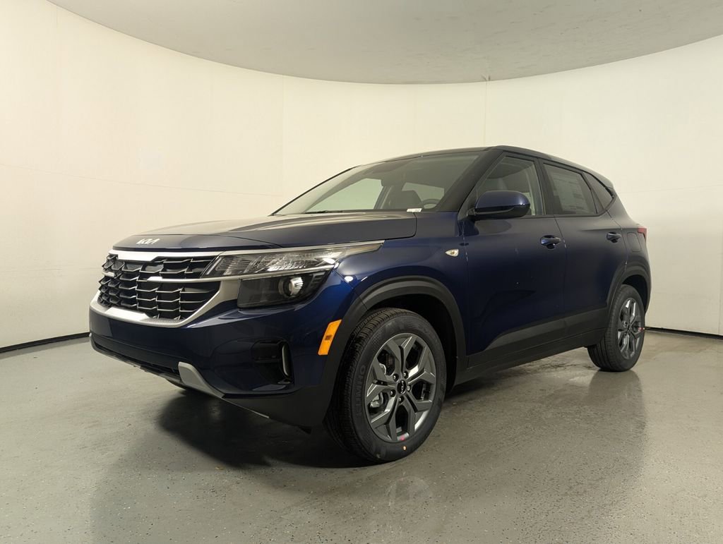 New 2026 Kia Seltos LX image 3