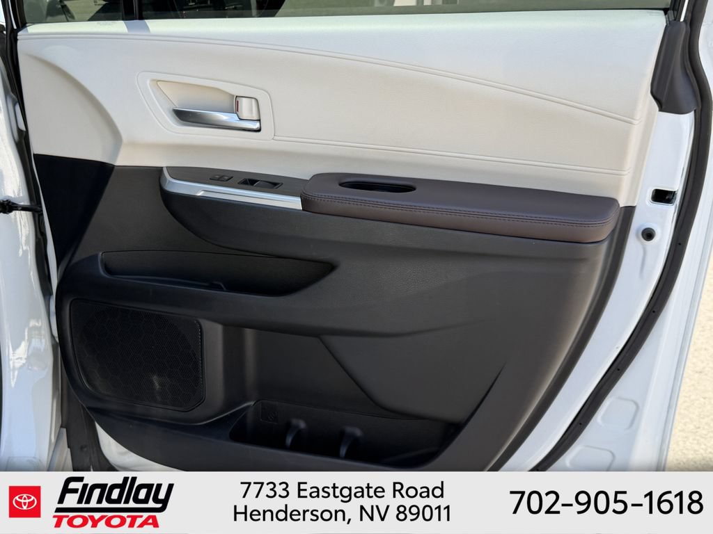Certified 2024 Toyota Sienna Platinum AWD/4WD image 16