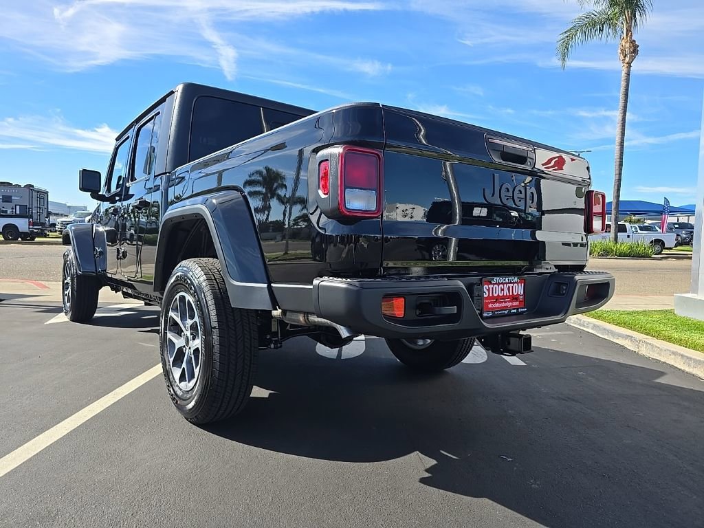 New 2025 Jeep Gladiator Sport image 15