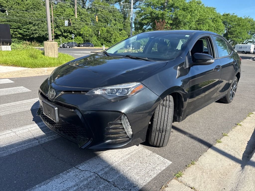 Used 2017 Toyota Corolla SE w/ Carpet Mat Package (TMS) FWD image 3