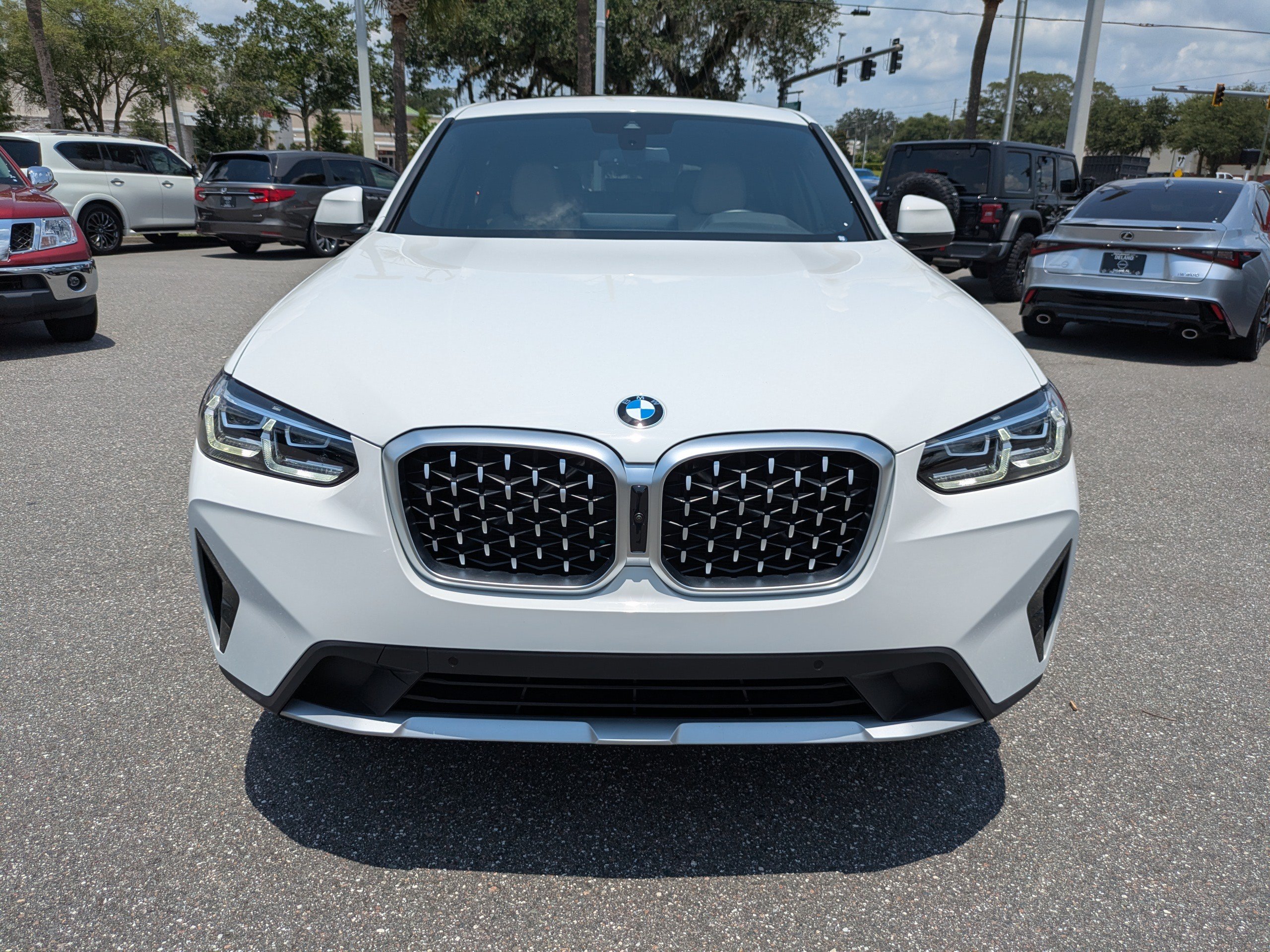 Used 2025 BMW X4 xDrive30i w/ Convenience Package AWD/4WD image 9