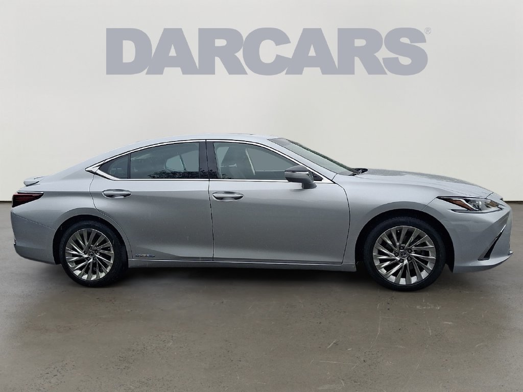 Used 2021 Lexus ES 300h w/ Accessory Package FWD image 7