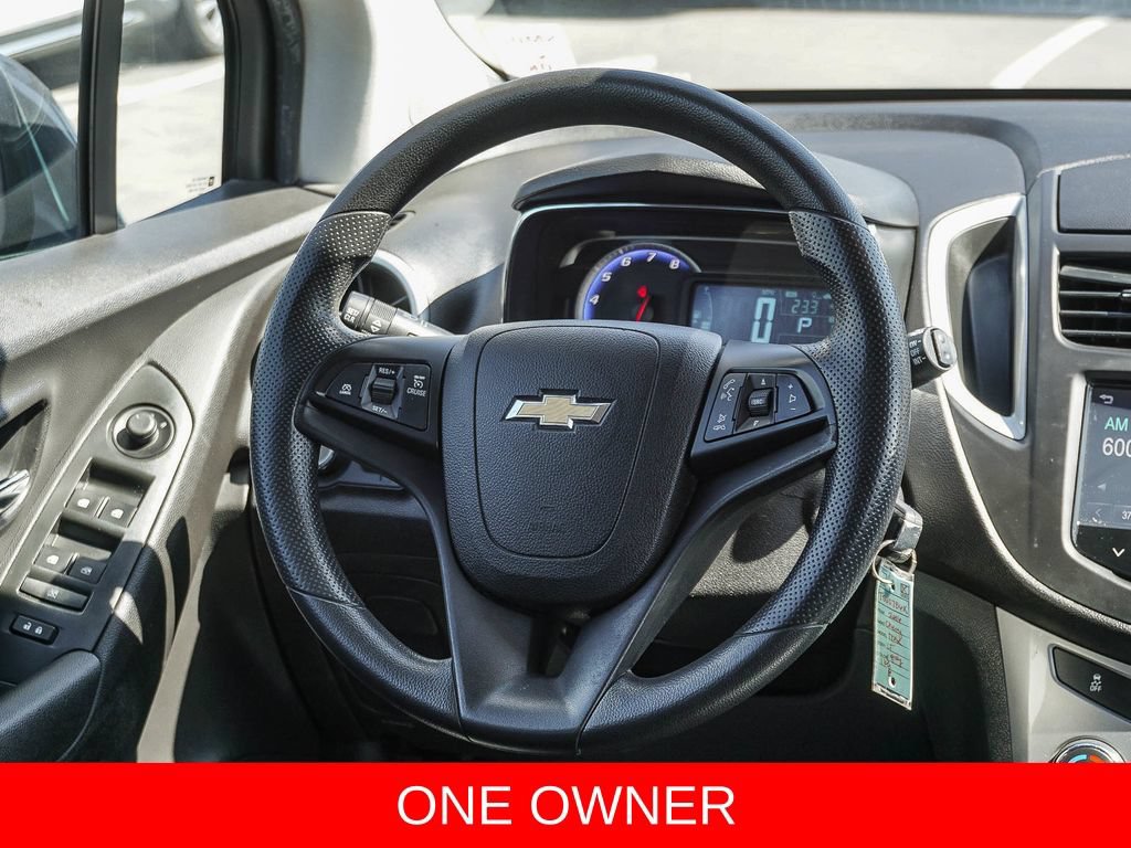 Used 2016 Chevrolet Trax LT w/ LT Sun and Sound Package FWD image 16