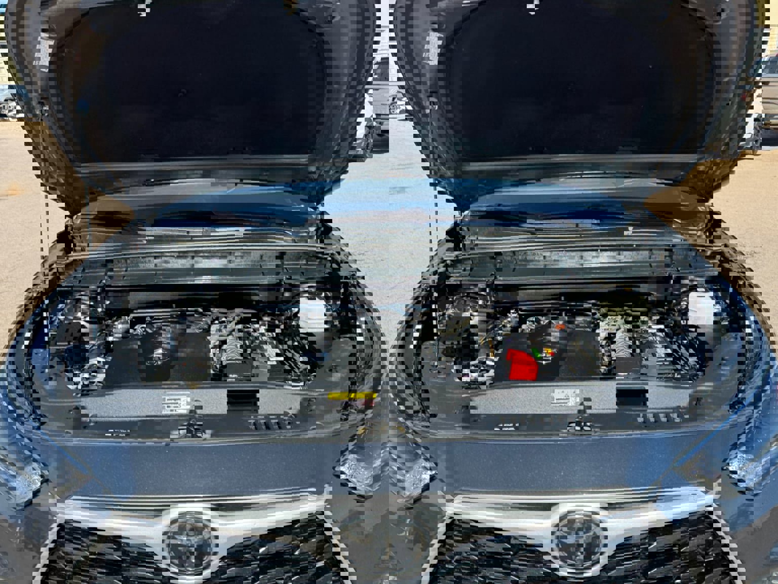 Used 2021 Toyota Highlander LE image 20