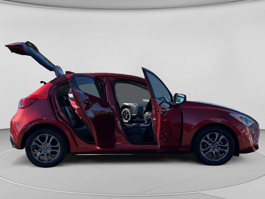 Used 2020 Toyota Yaris XLE FWD image 30