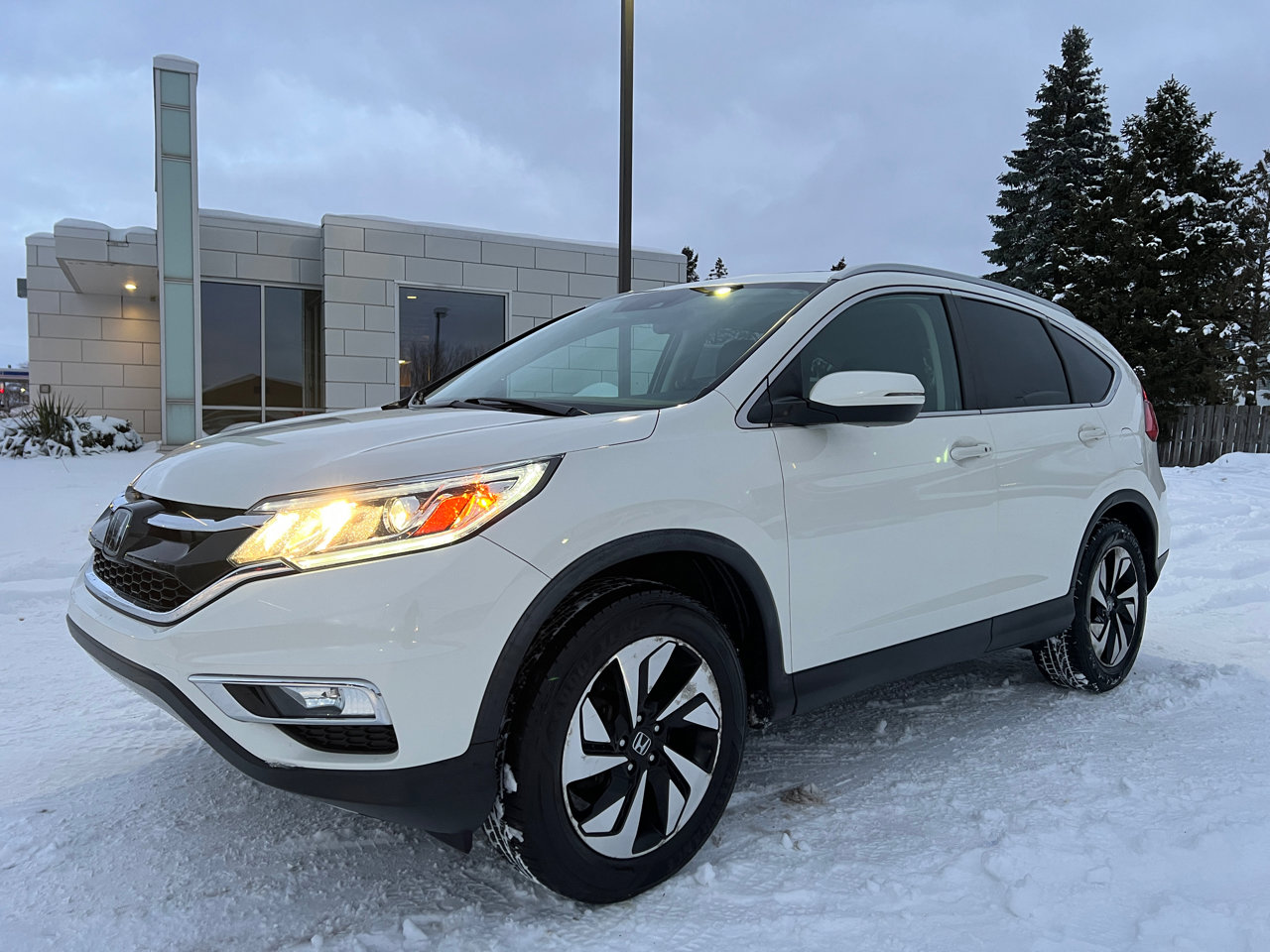Used 2016 Honda CR-V Touring image 3