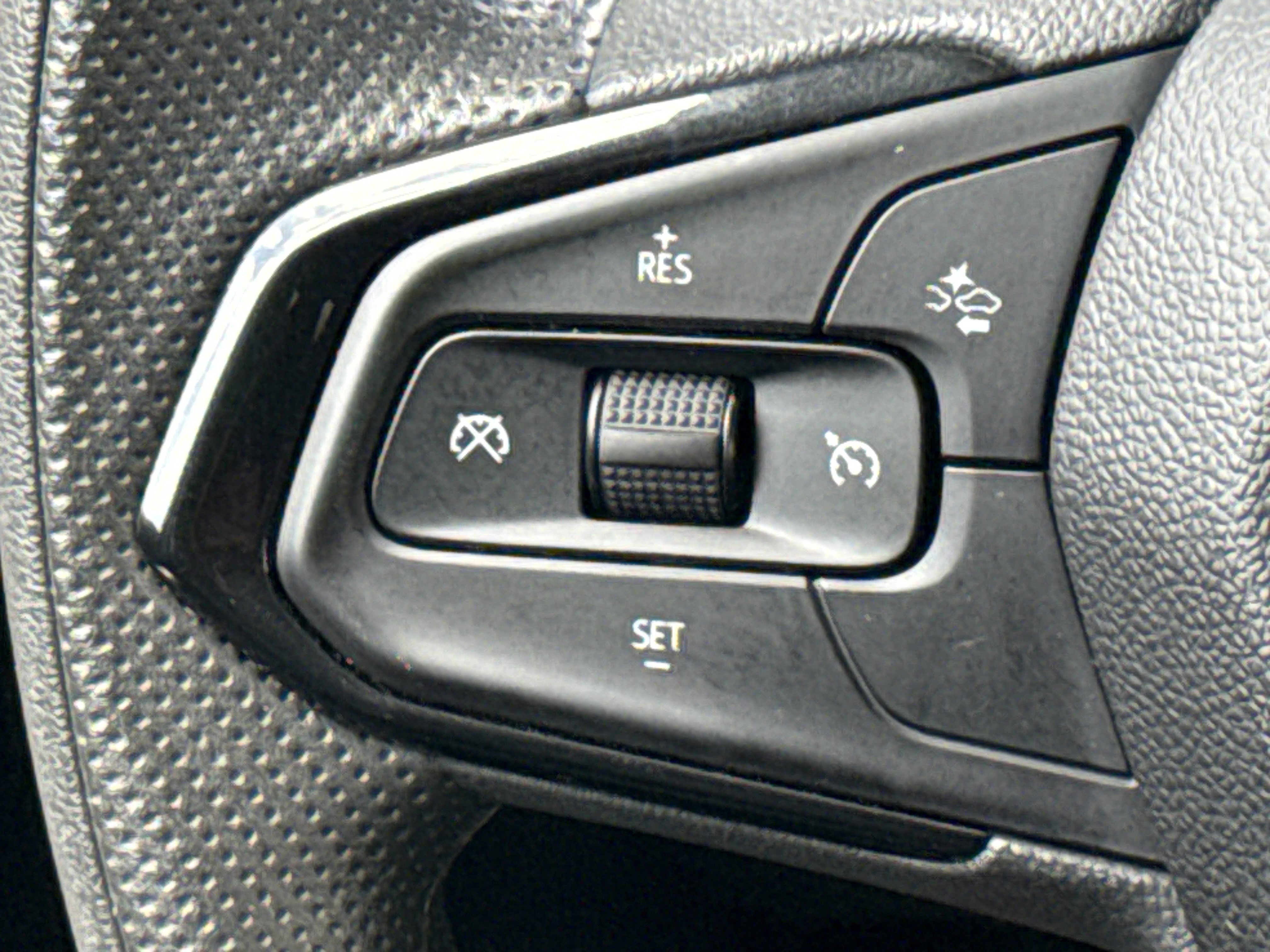 Used 2025 Chevrolet TrailBlazer LT AWD/4WD image 28
