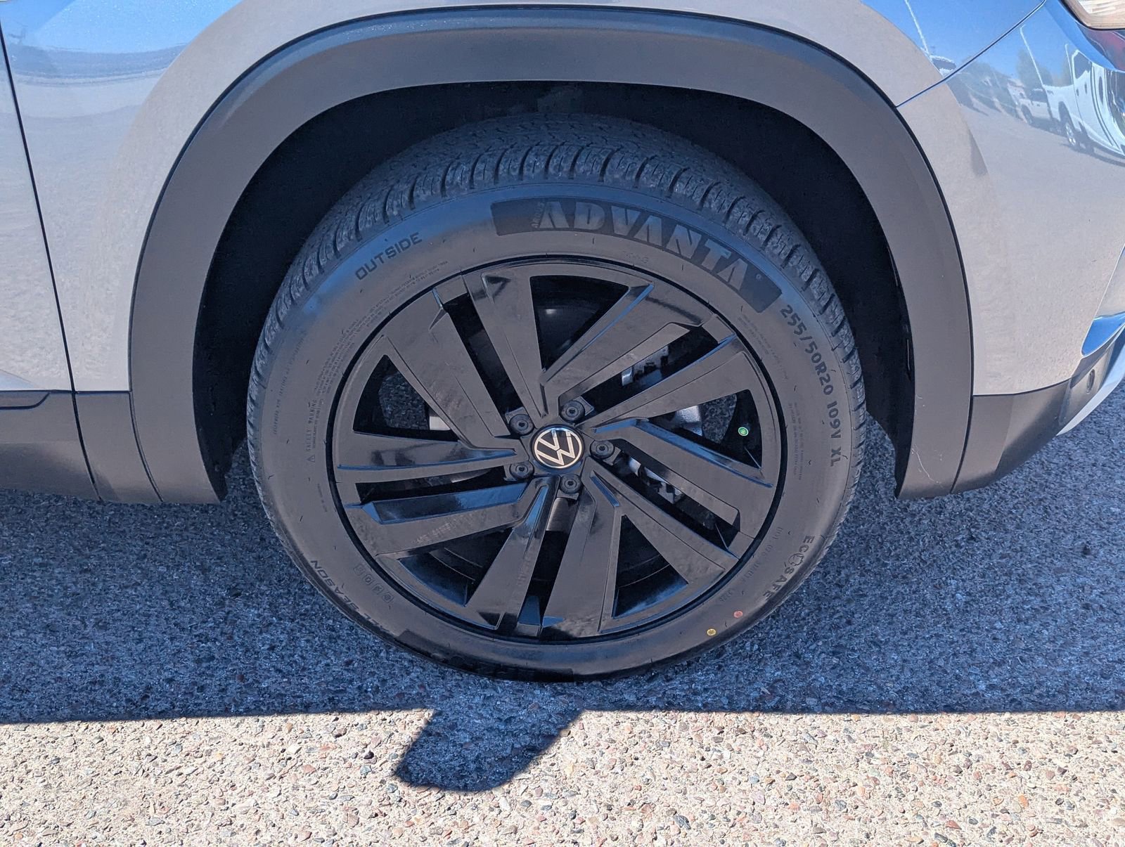 Used 2023 Volkswagen Atlas Cross Sport SE w/ Black Wheel Package image 8