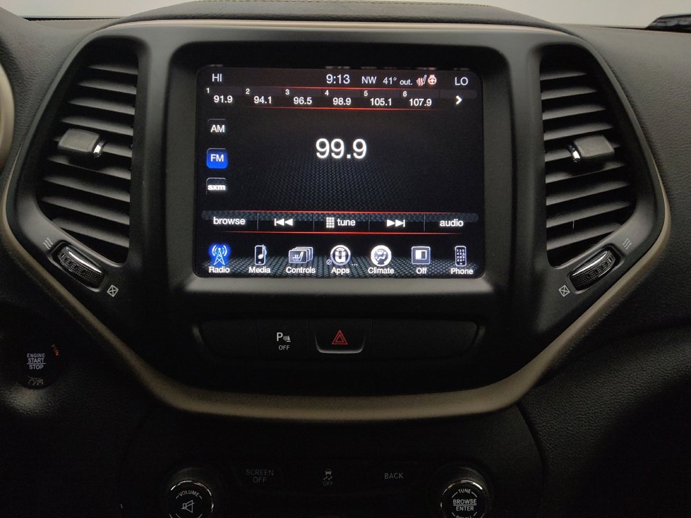 Used 2017 Jeep Cherokee Limited image 25