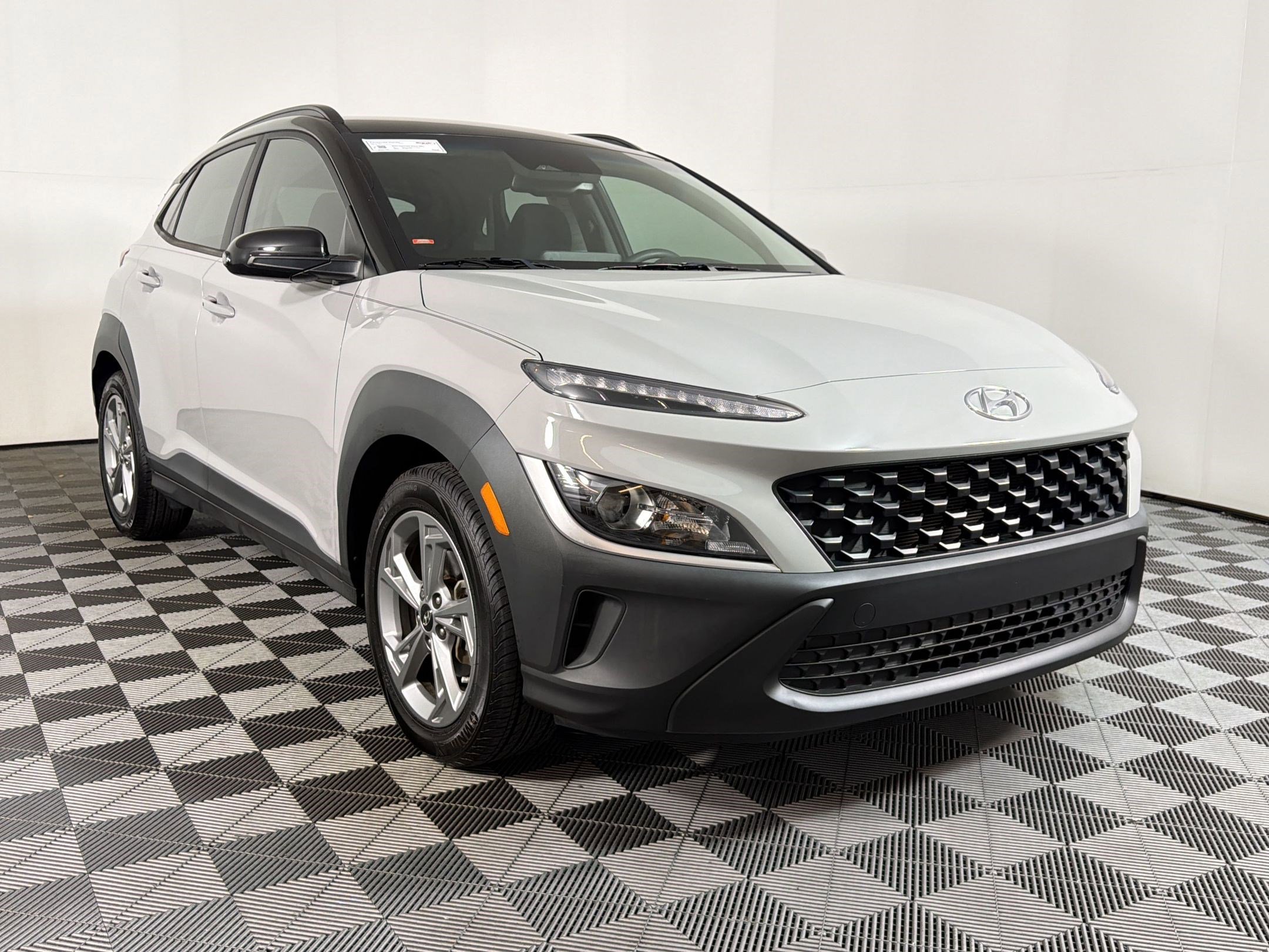 Used 2023 Hyundai Kona SEL w/ Cargo Package image 18