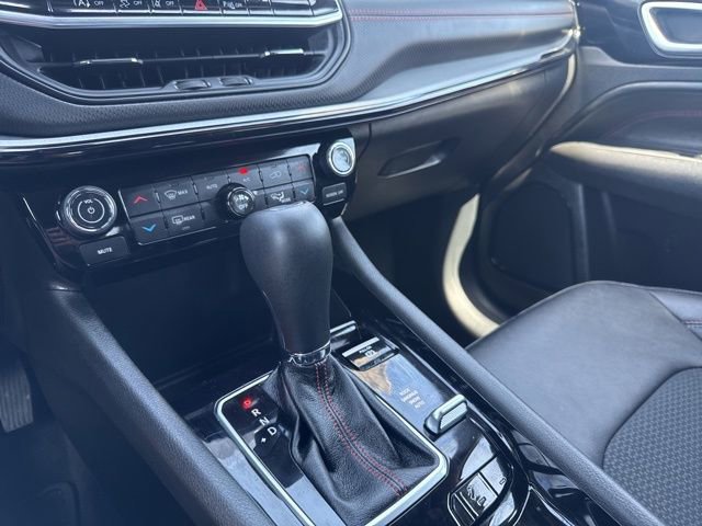 Used 2025 Jeep Compass Trailhawk image 15