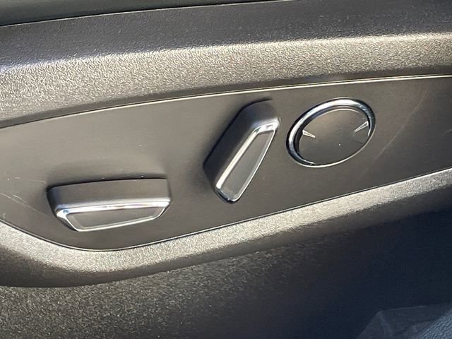 Used 2023 Lincoln Nautilus Reserve w/ Equipment Group 201A image 39