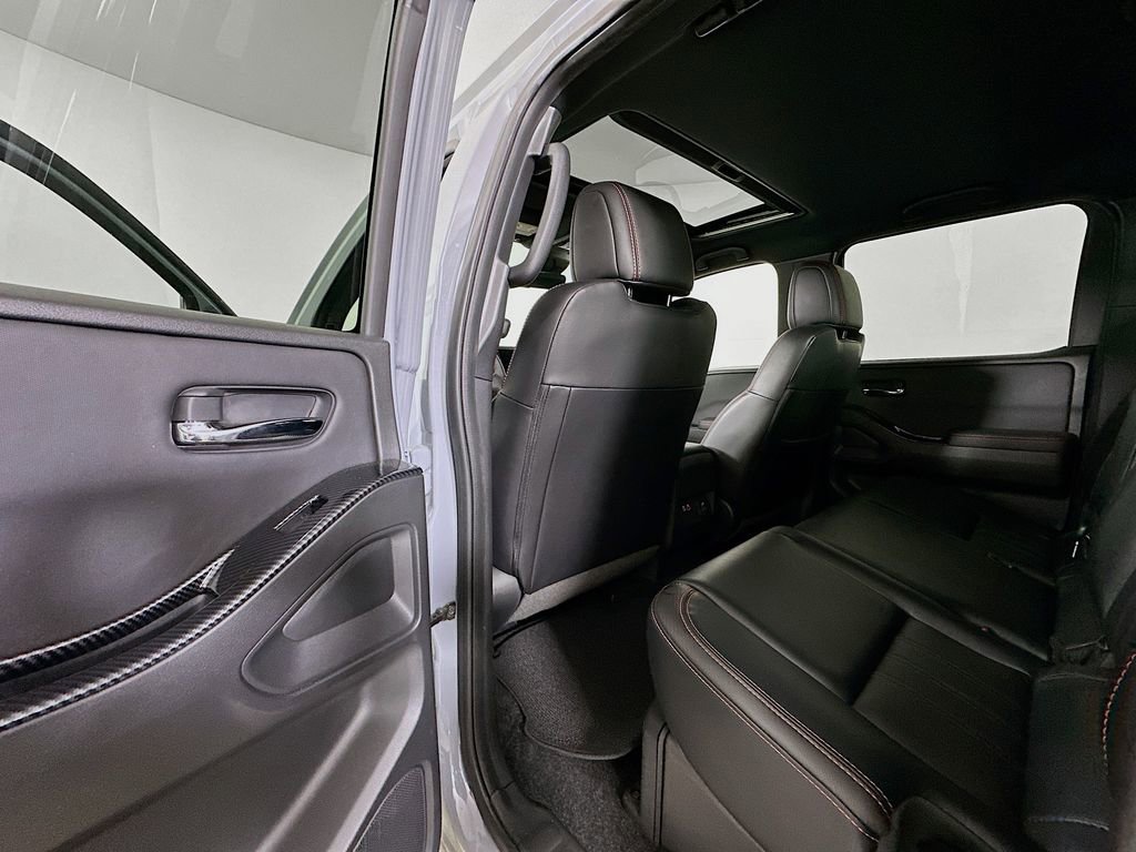 Used 2024 Nissan Frontier PRO-4X w/ Pro Premium Package image 17