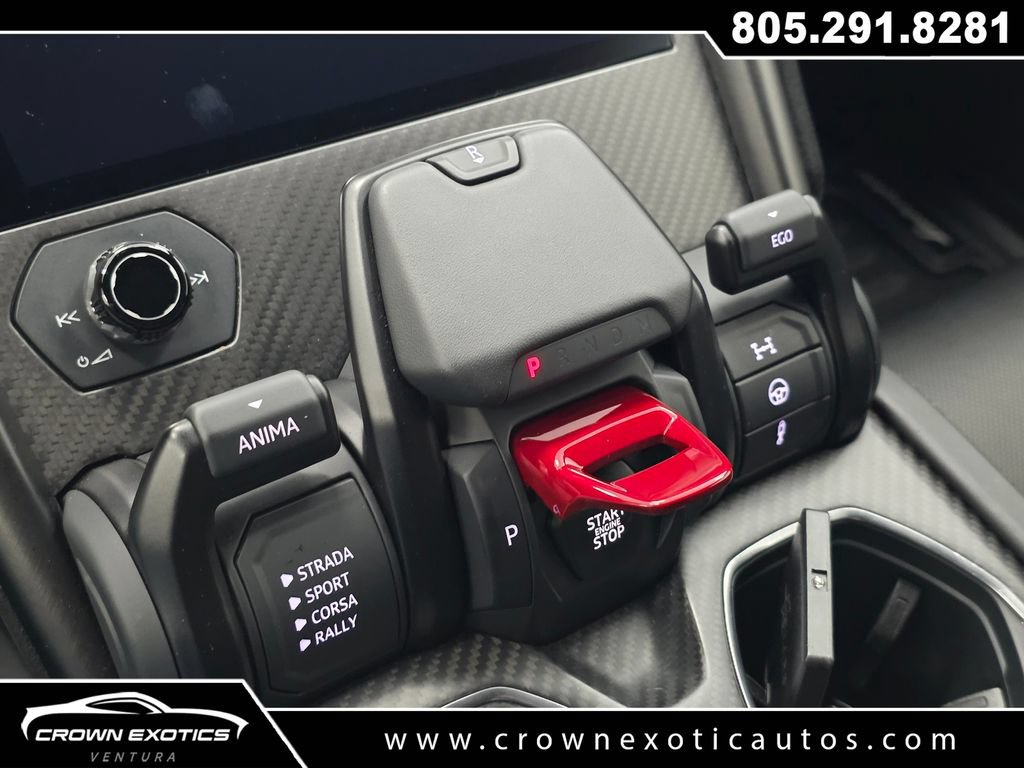 Used 2024 Lamborghini Urus Performante AWD/4WD image 30