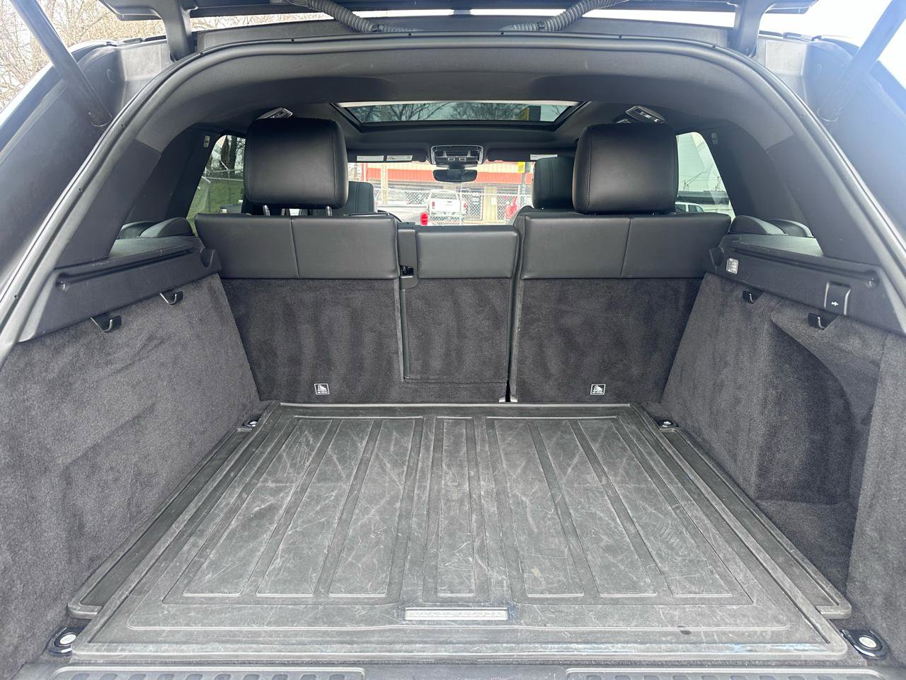 Used 2017 Land Rover Range Rover Sport HSE image 37