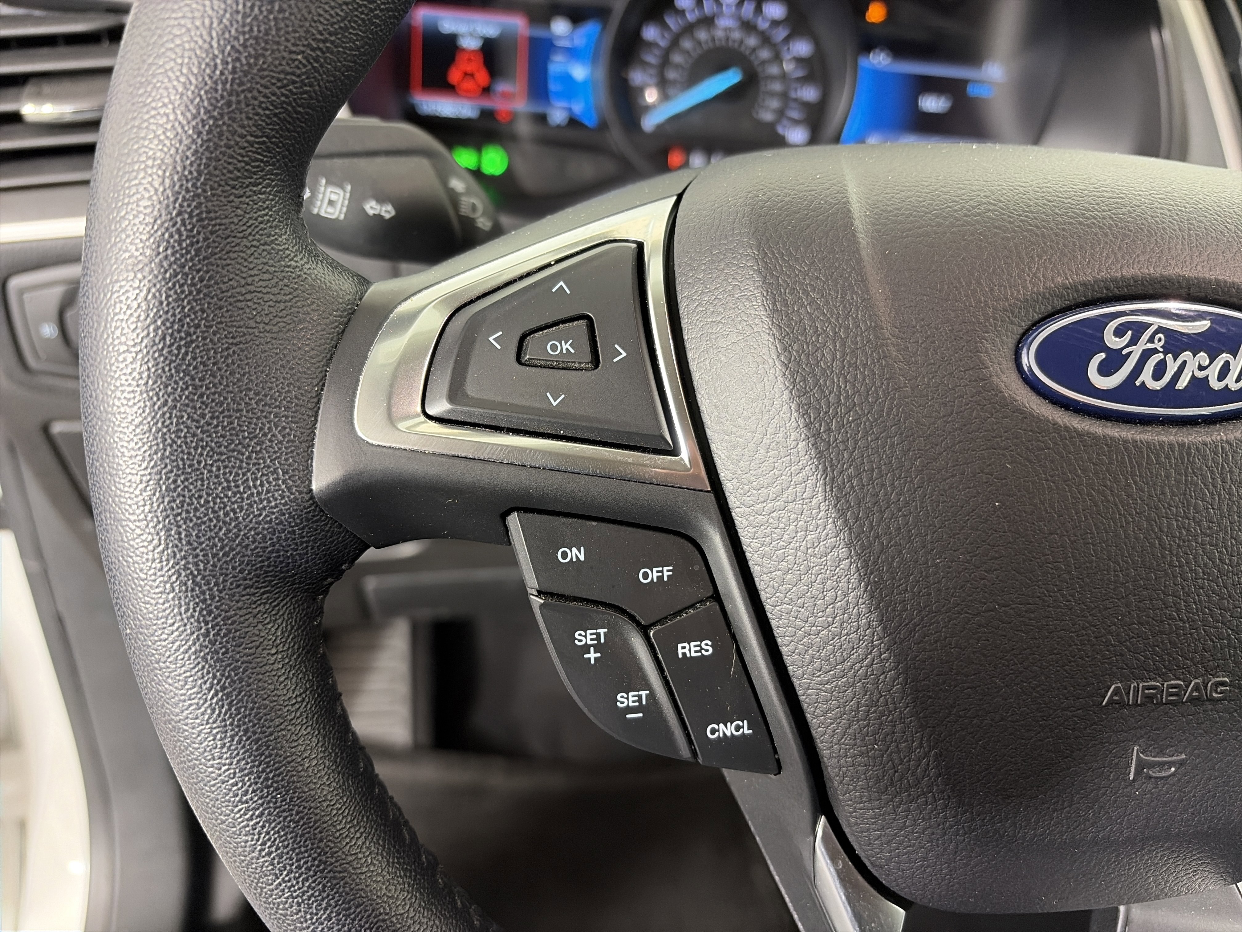 Used 2023 Ford Edge SEL image 33