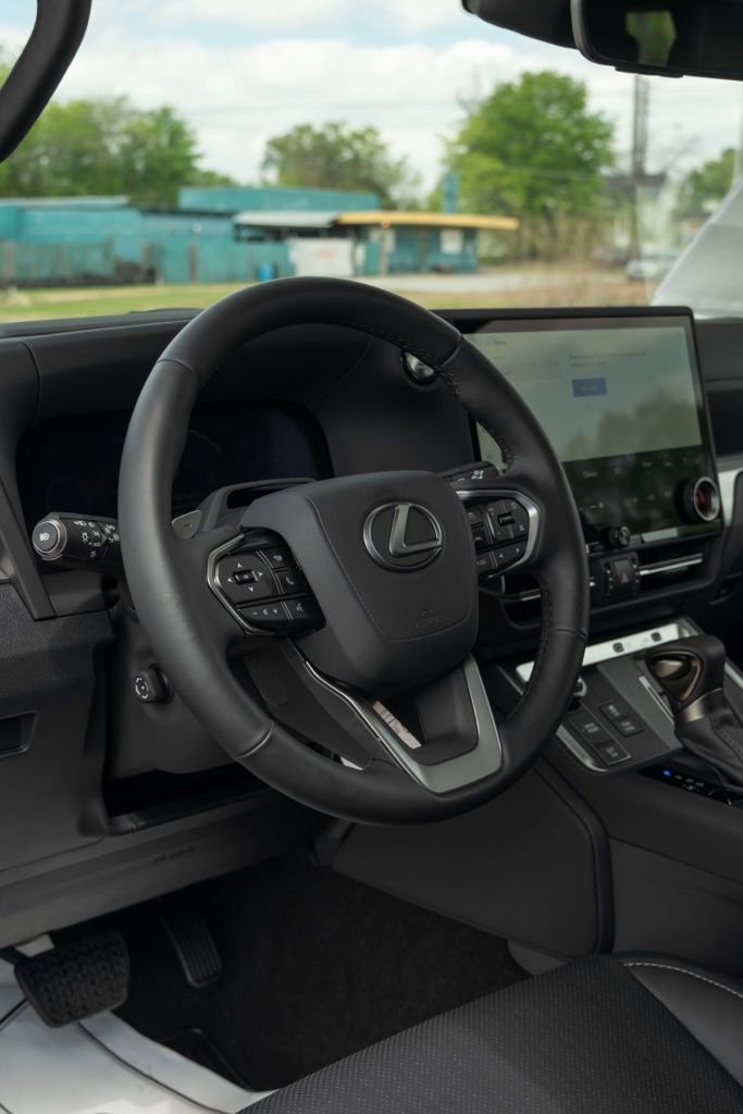 Used 2026 Lexus GX 550 w/ Accessory Package (2T) image 17