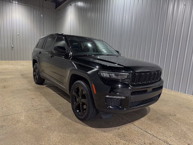 Used 2023 Jeep Grand Cherokee L Limited w/ Black Appearance Package AWD/4WD image 8