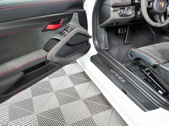 Certified 2025 Porsche 718 Cayman GT4 RS RWD image 7