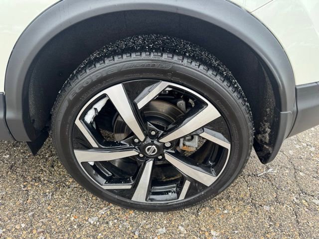 Used 2022 Nissan Rogue Sport SL w/ Premium Package image 32