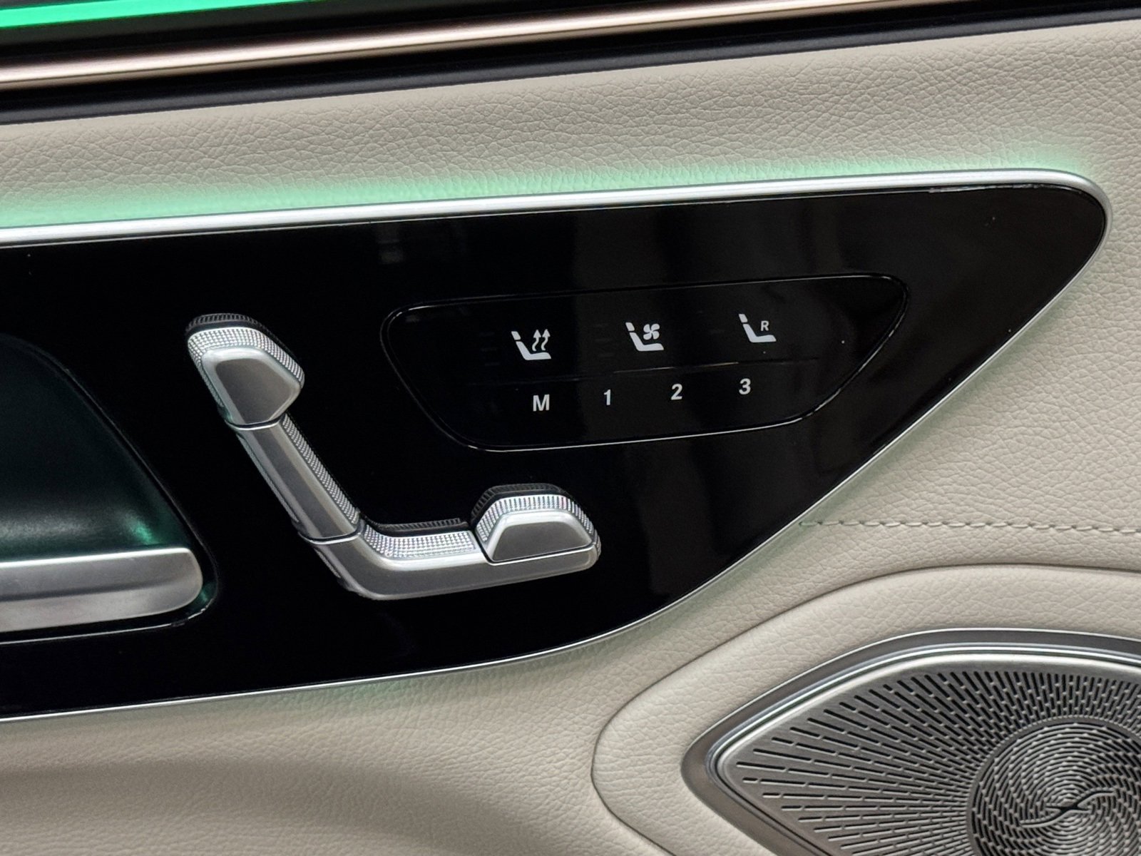 Used 2023 Mercedes-Benz EQS 580 4MATIC Sedan image 20
