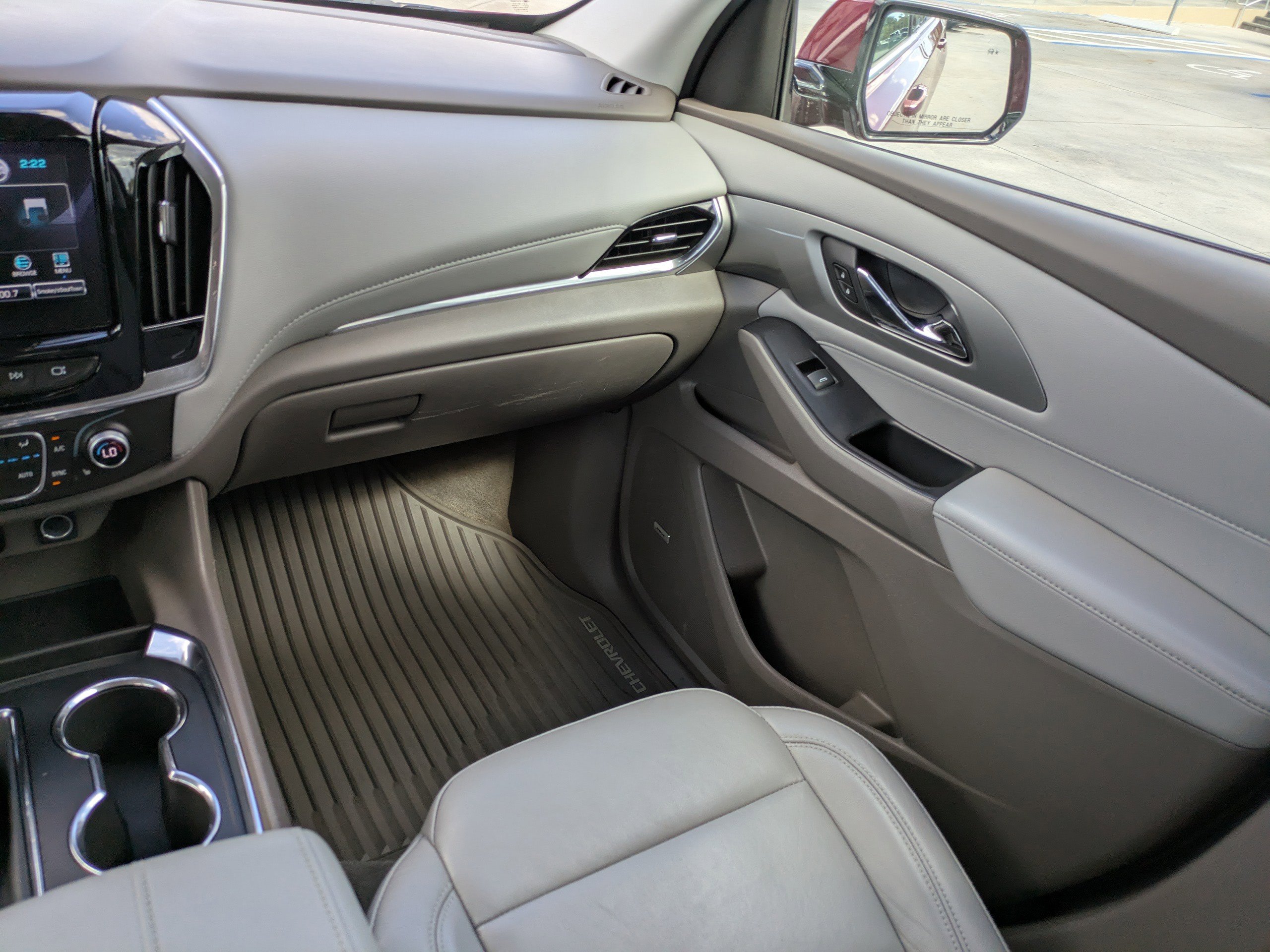 Used 2018 Chevrolet Traverse LT image 13