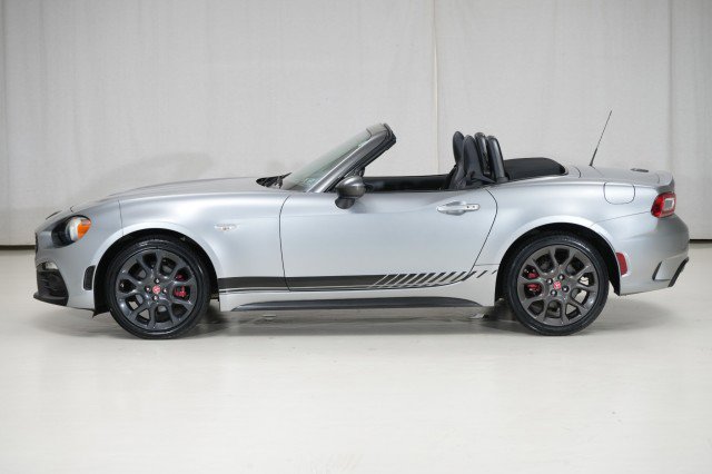 Used 2017 FIAT 124 Spider Abarth image 2