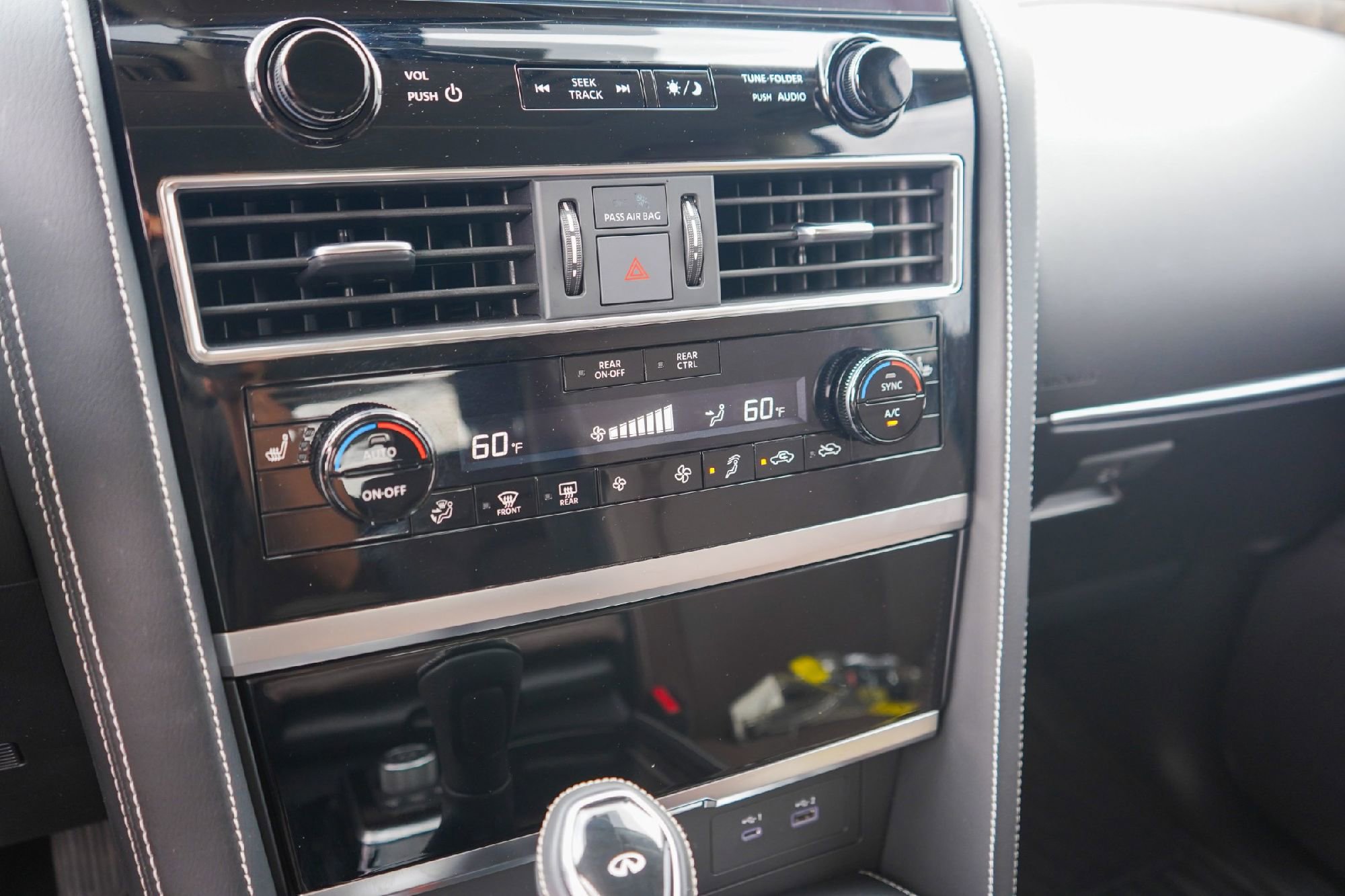 Certified 2024 INFINITI QX80 Premium Select w/ Cargo Package image 16