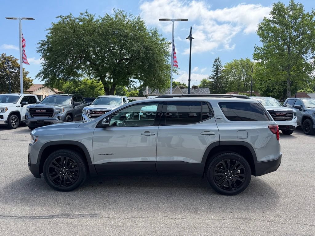 Certified 2023 GMC Acadia SLT w/ Elevation Edition FWD image 8