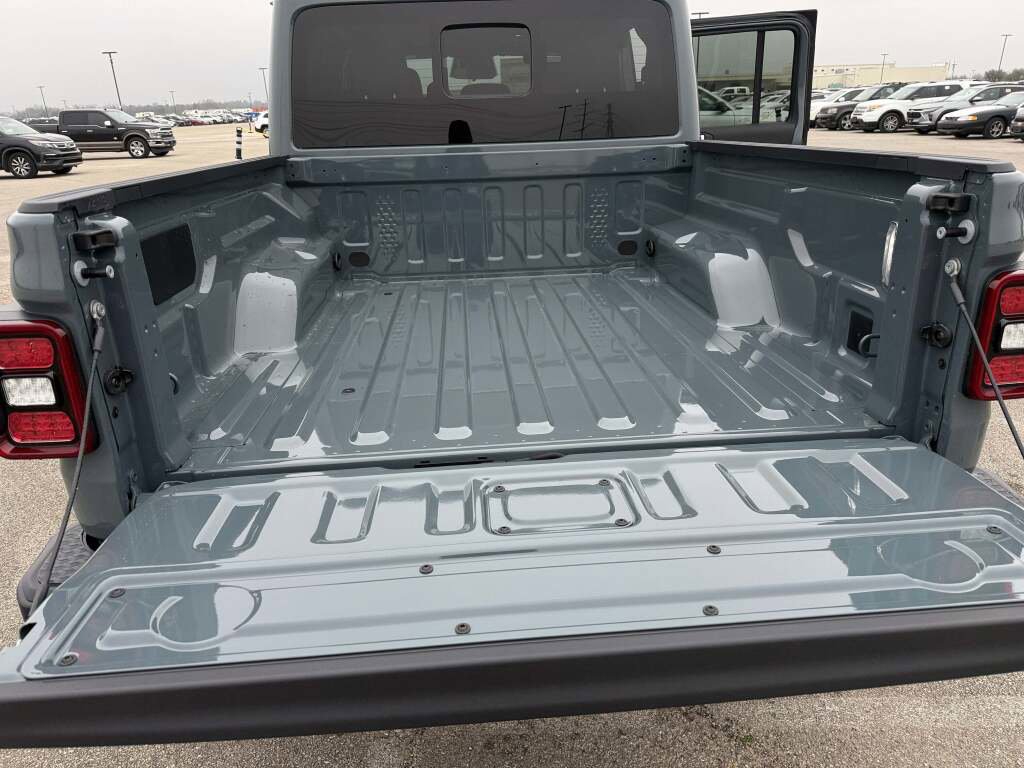 New 2026 Jeep Gladiator Mojave image 19