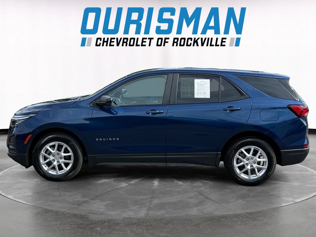 Used 2023 Chevrolet Equinox LS w/ LS Convenience Package FWD image 3