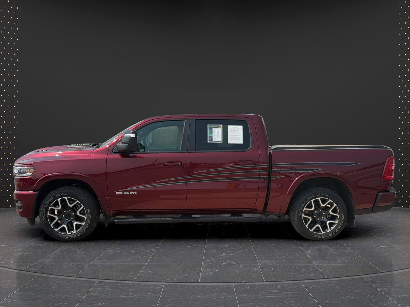 Used 2025 RAM 1500 Laramie AWD/4WD image 8