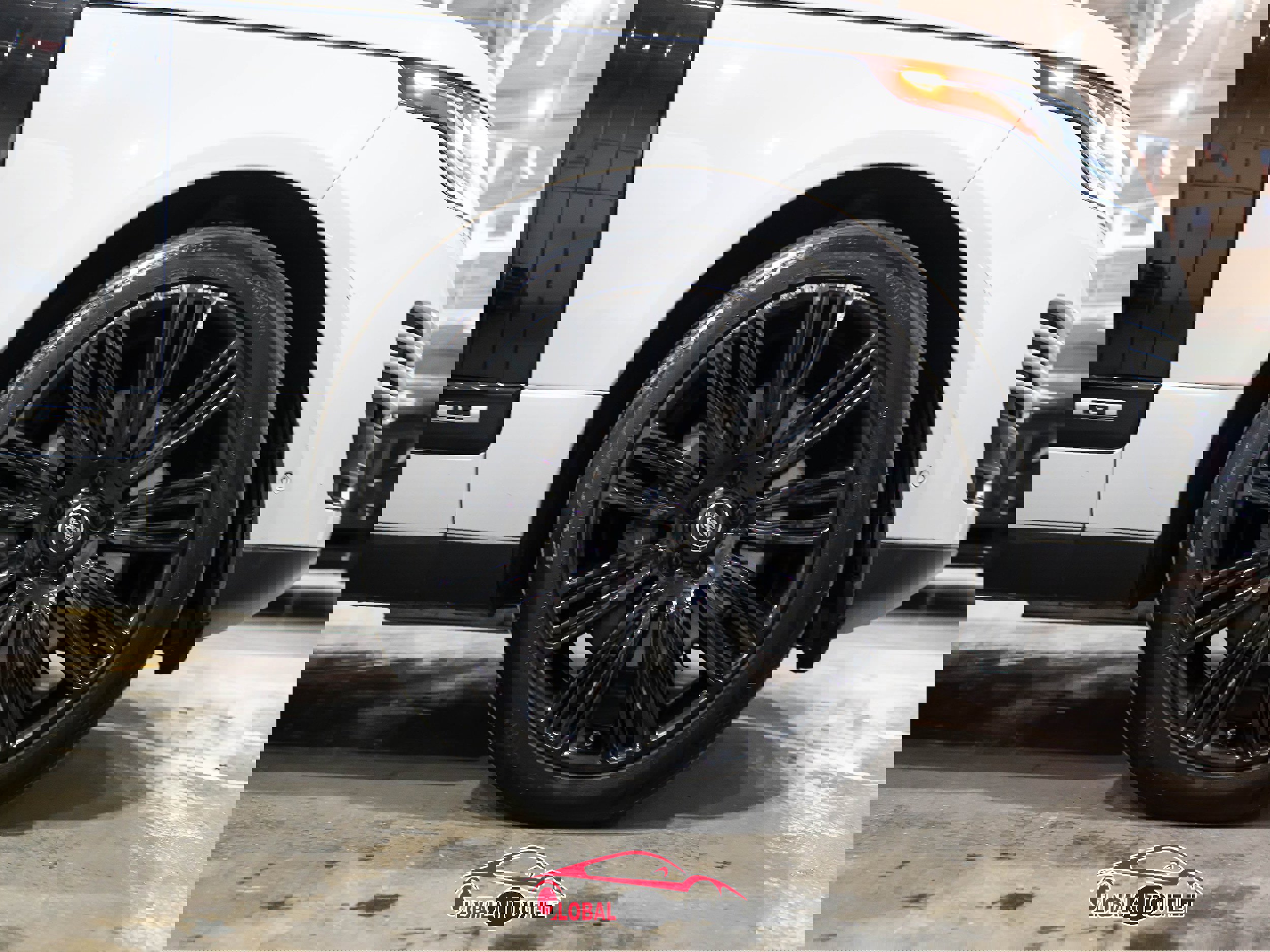 Used 2018 Land Rover Range Rover Long Wheelbase Supercharged image 10