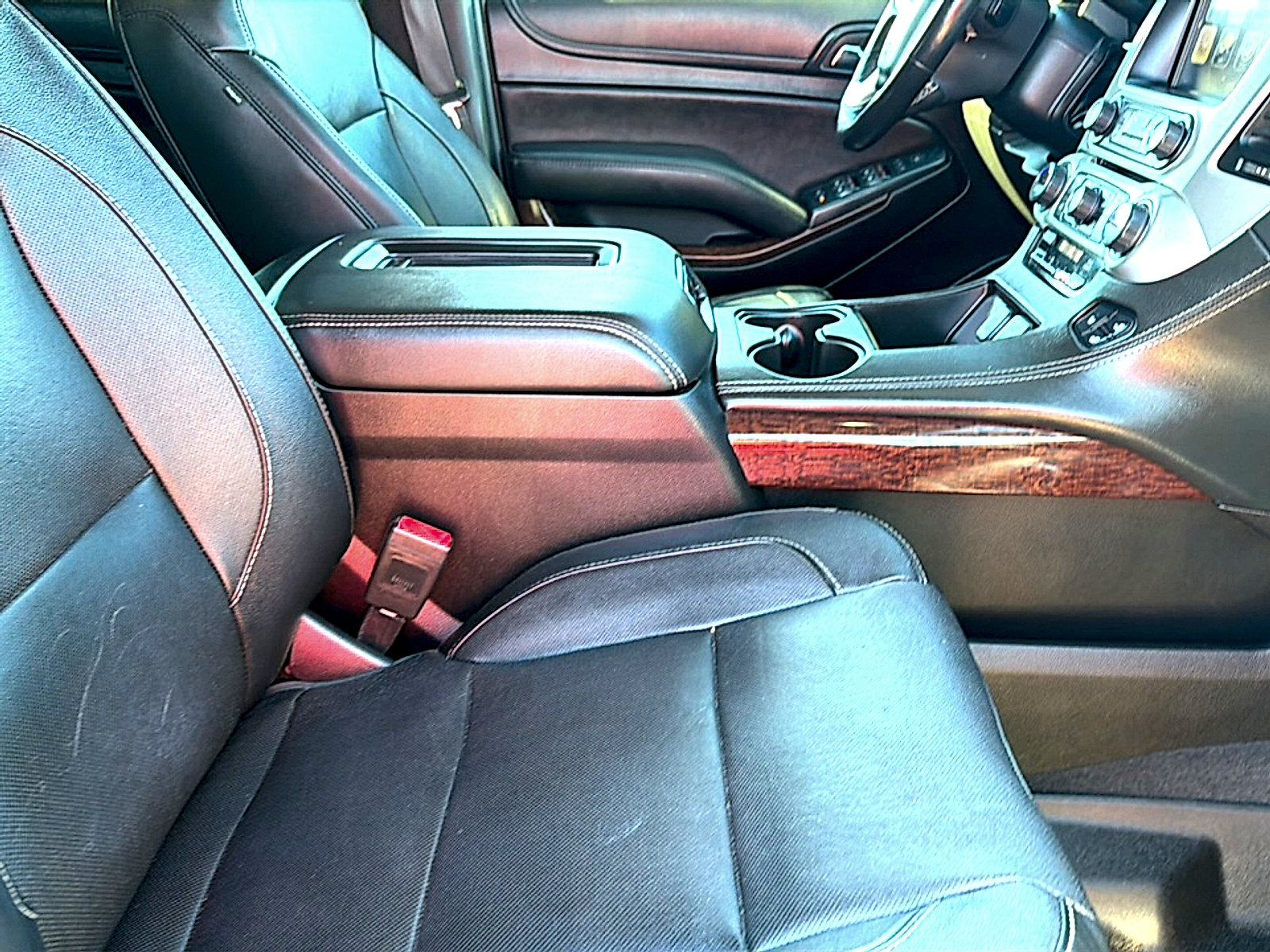 Used 2020 GMC Yukon XL SLT AWD/4WD image 28