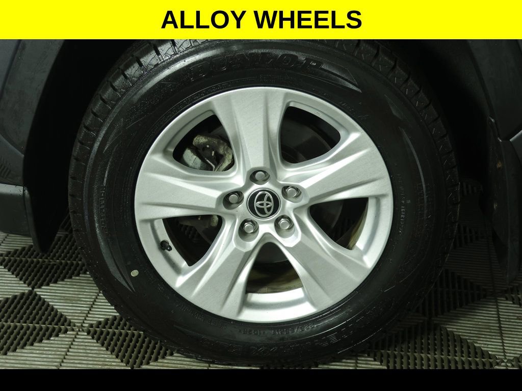 Used 2021 Toyota RAV4 XLE image 6