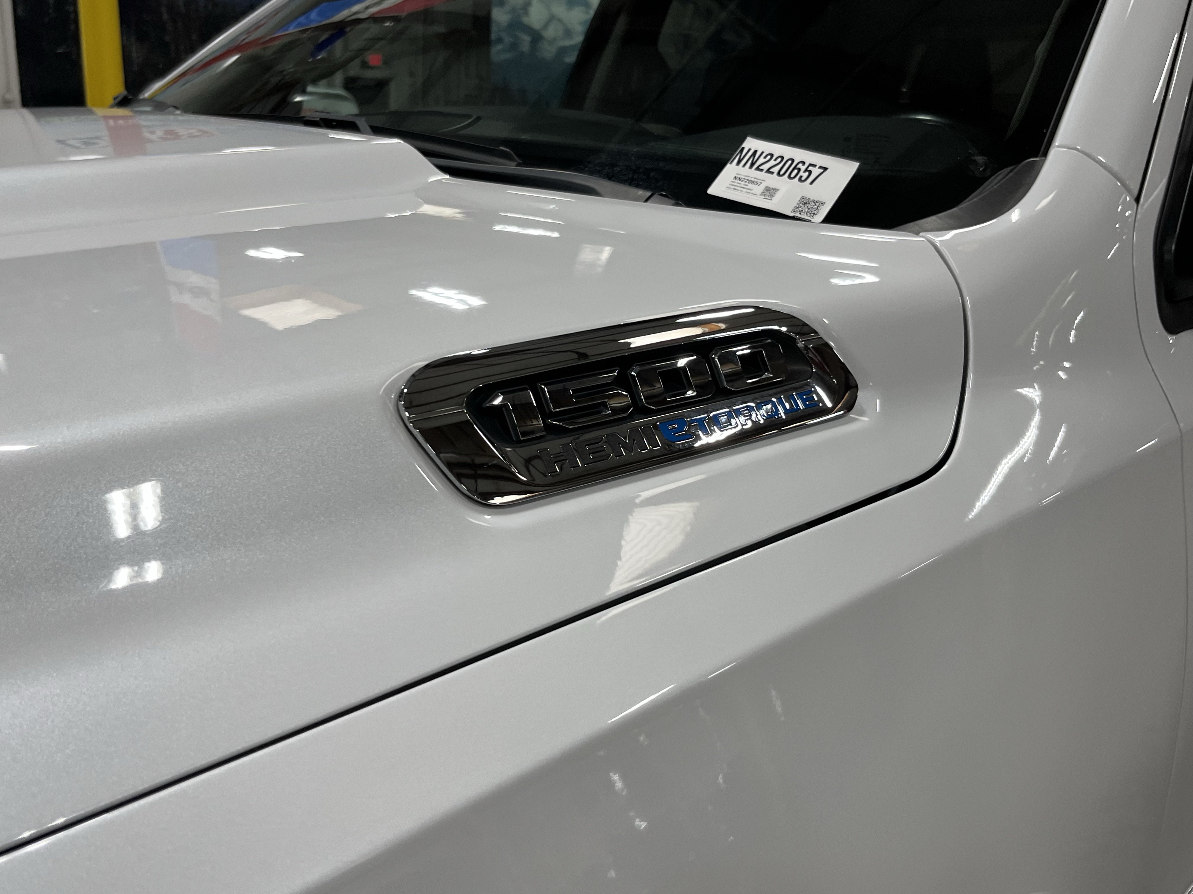 Used 2022 RAM 1500 Laramie AWD/4WD image 9