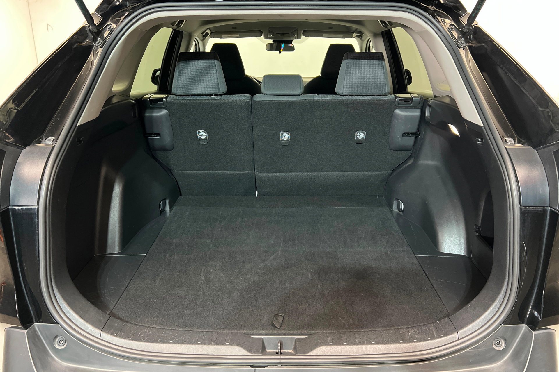 Used 2024 Toyota RAV4 LE image 23