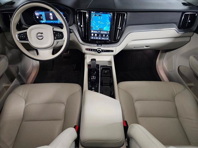 Used 2025 Volvo XC60 B5 Plus w/ Protection Package Premier AWD/4WD image 18