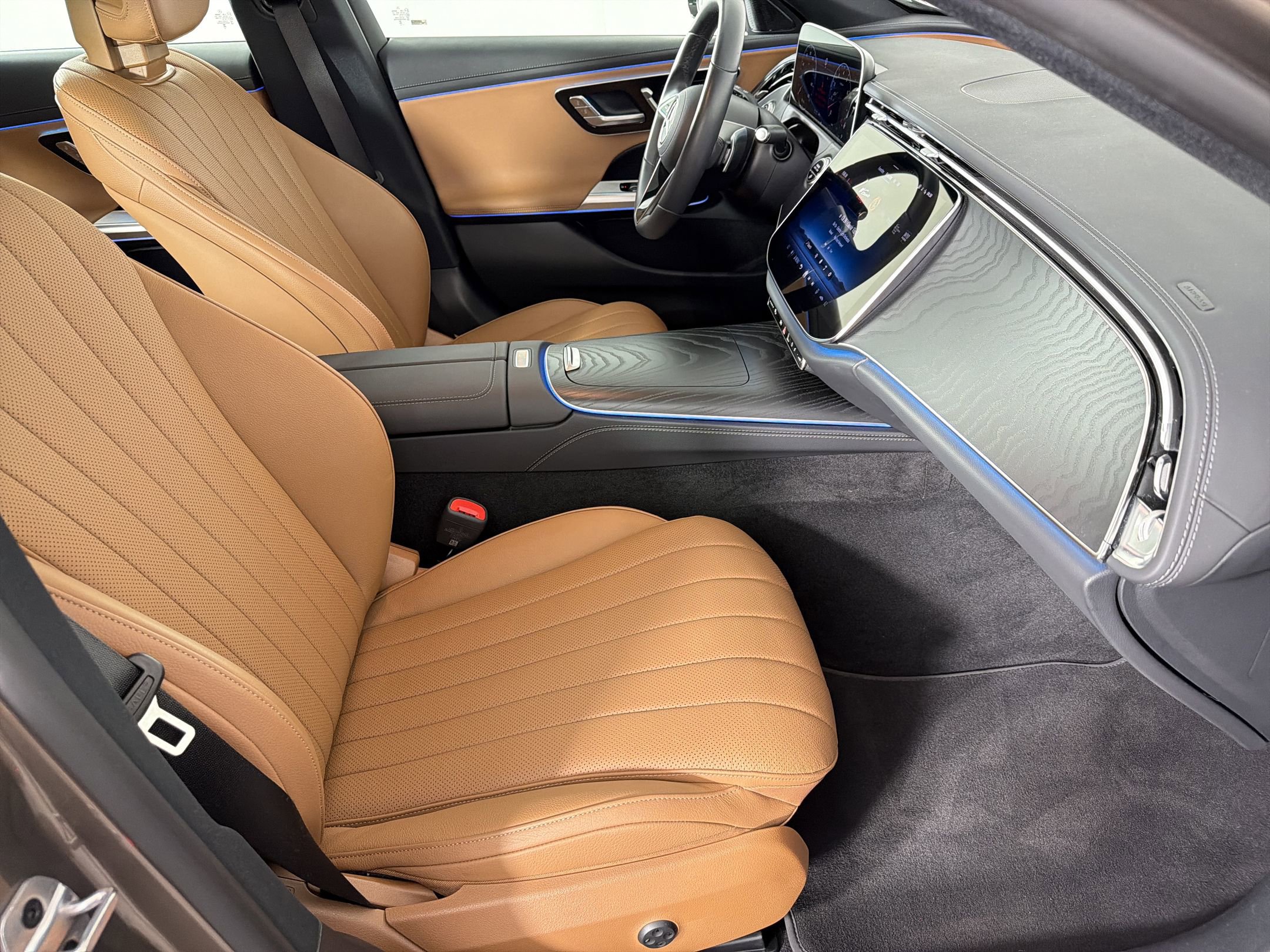Used 2025 Mercedes-Benz E 450 4MATIC Sedan image 30