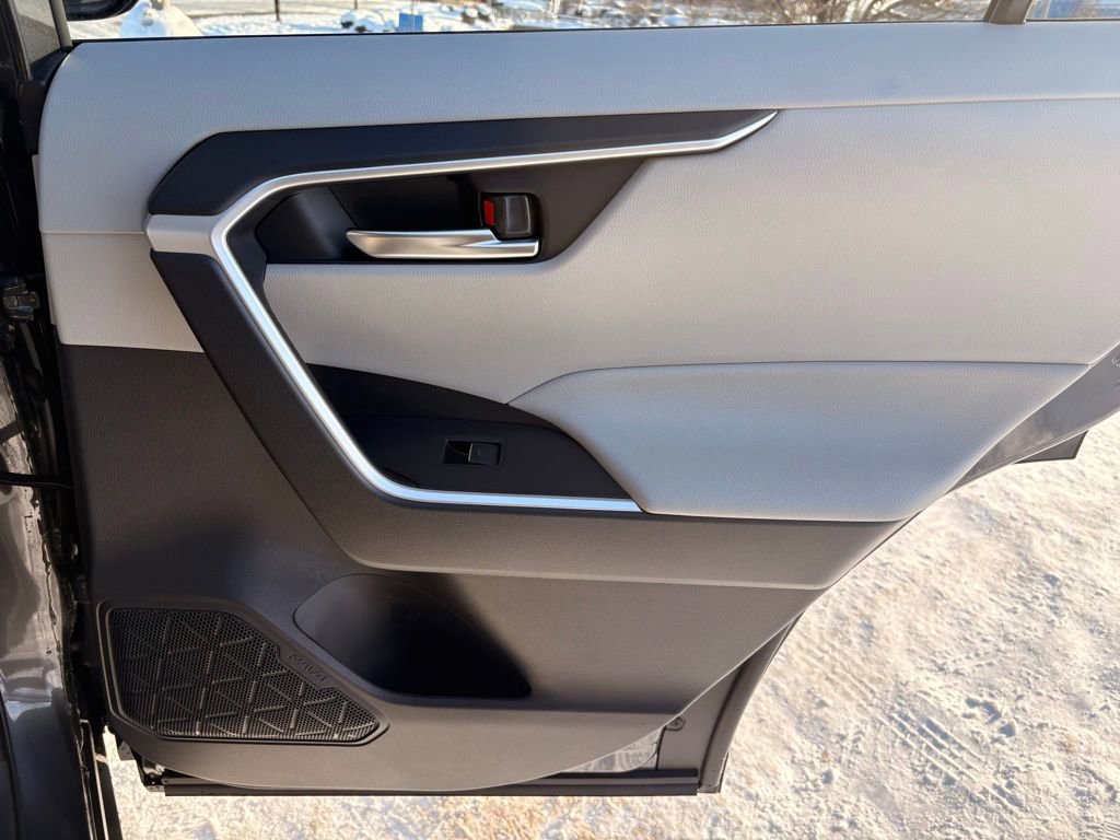 Used 2025 Toyota RAV4 XLE image 29