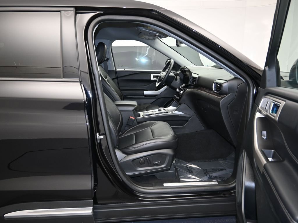 Used 2023 Ford Explorer Limited w/ Equipment Group 301A image 27