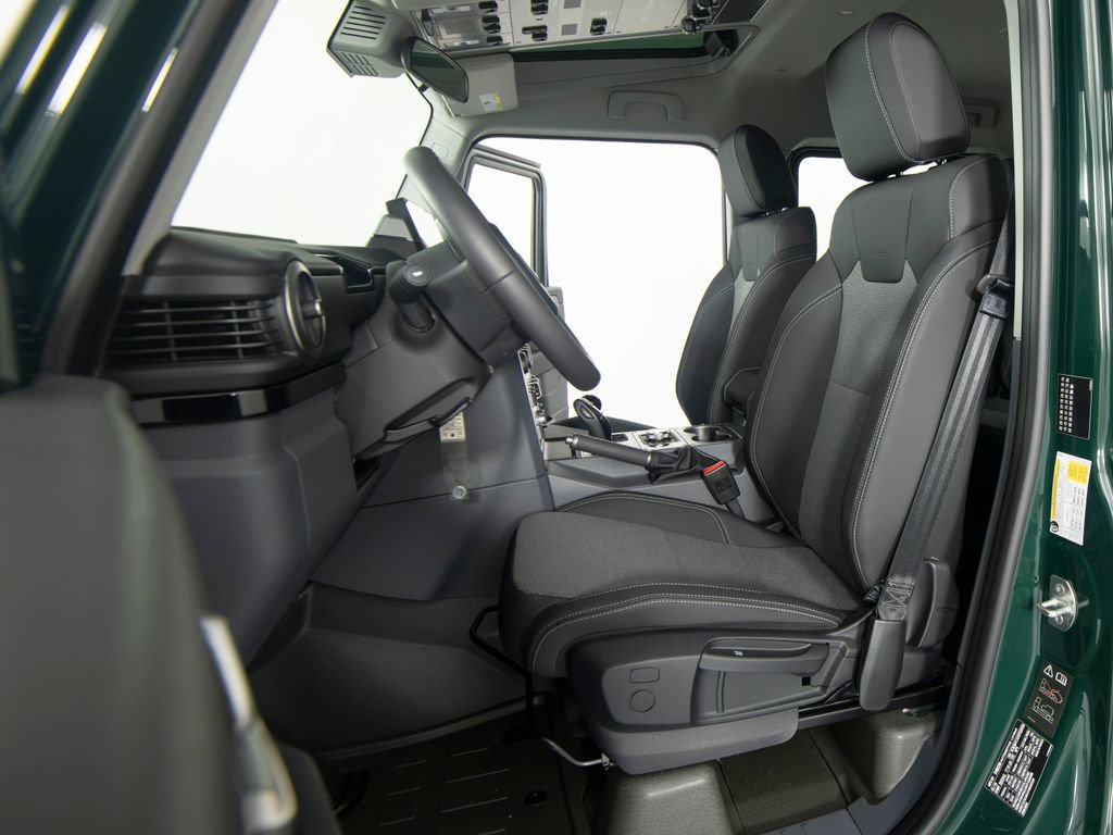 Used 2025 INEOS Grenadier AWD/4WD image 31