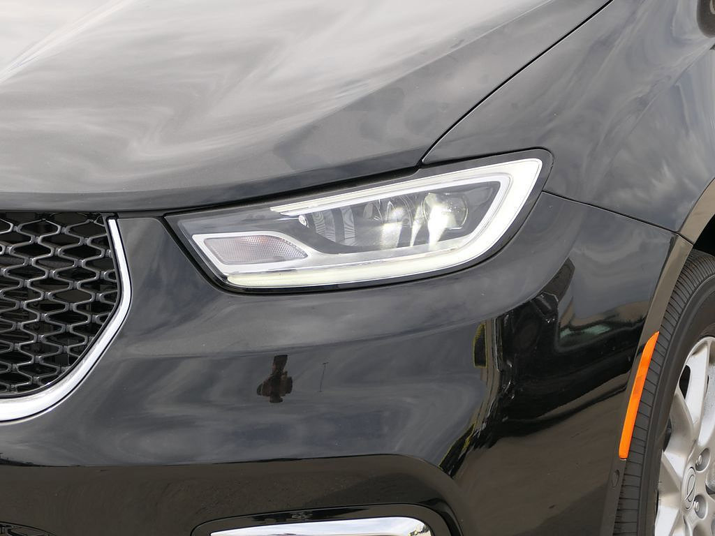 New 2026 Chrysler Pacifica Select FWD image 7
