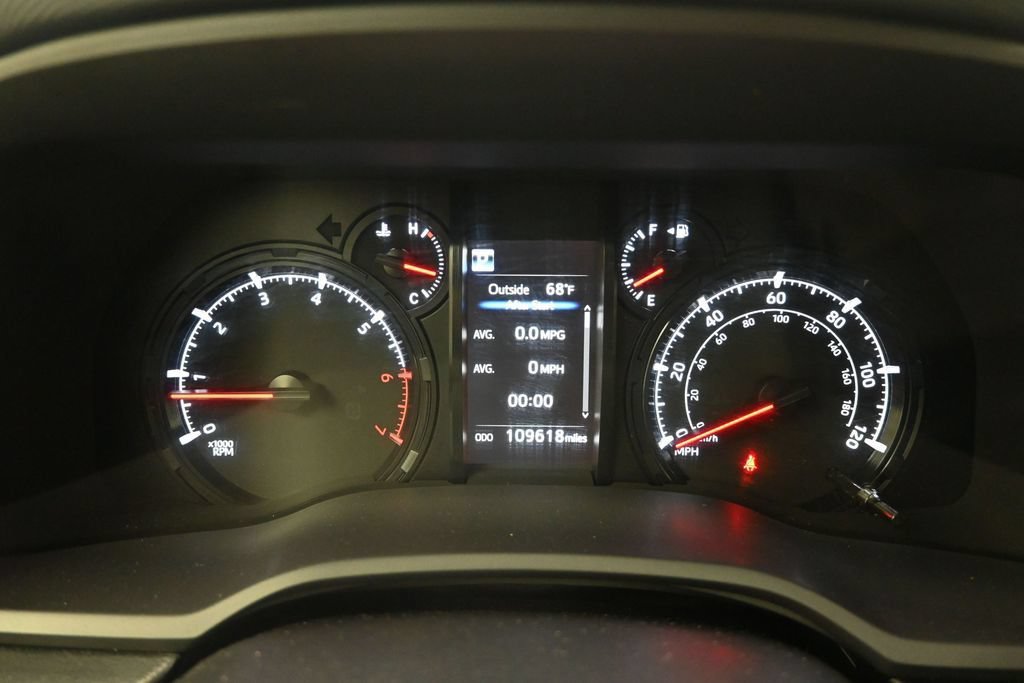 Used 2021 Toyota 4Runner SR5 Premium w/ Moonroof Package RWD image 17
