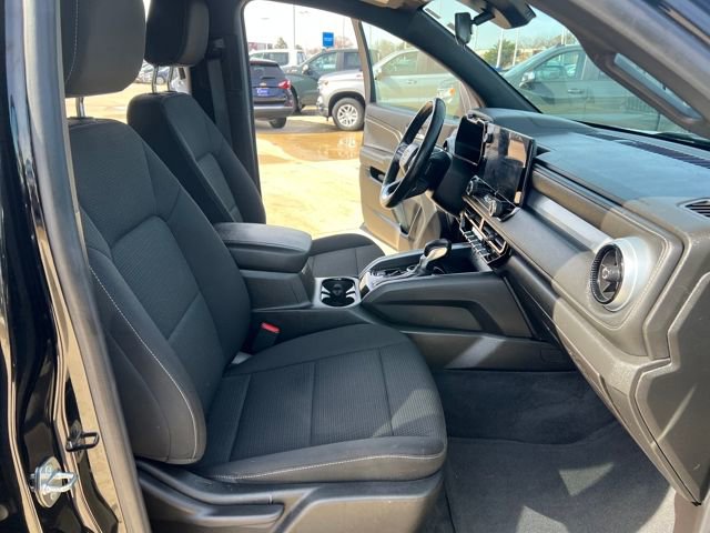 Used 2023 Chevrolet Colorado LT AWD/4WD image 16
