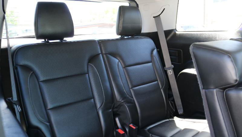 Used 2019 GMC Acadia SLT w/ LPO, Cargo Package FWD image 21