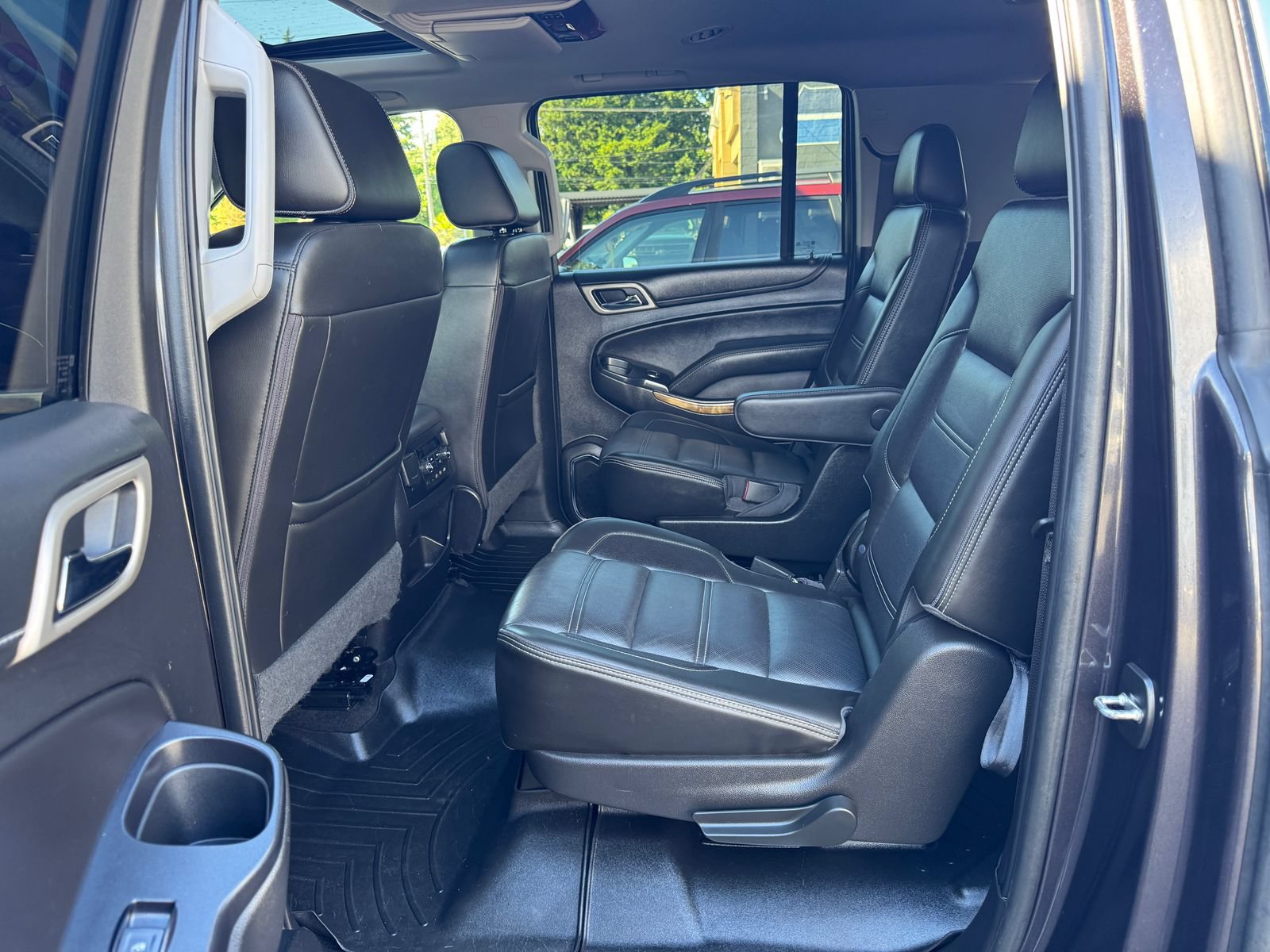 Used 2017 GMC Yukon XL Denali w/ Open Road Package AWD/4WD image 16