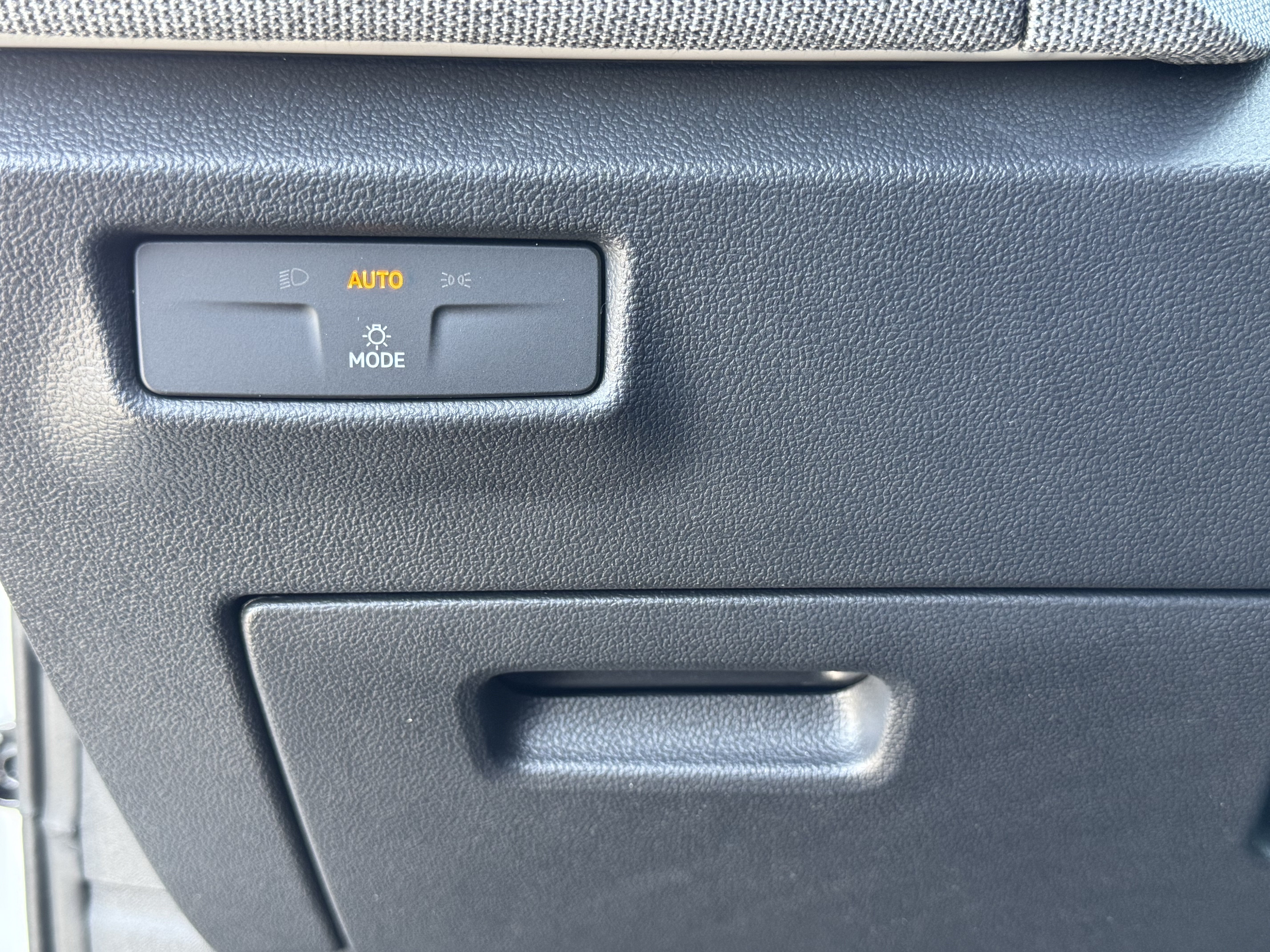 Certified 2025 Volkswagen Tiguan S FWD image 27
